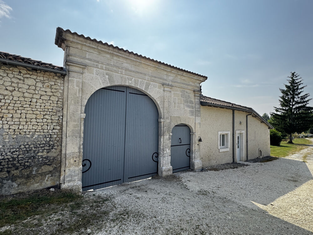 PROPRIETE AVEC BELLE DEMEURE RENOVEE ET MOULIN EN ACTIVITE