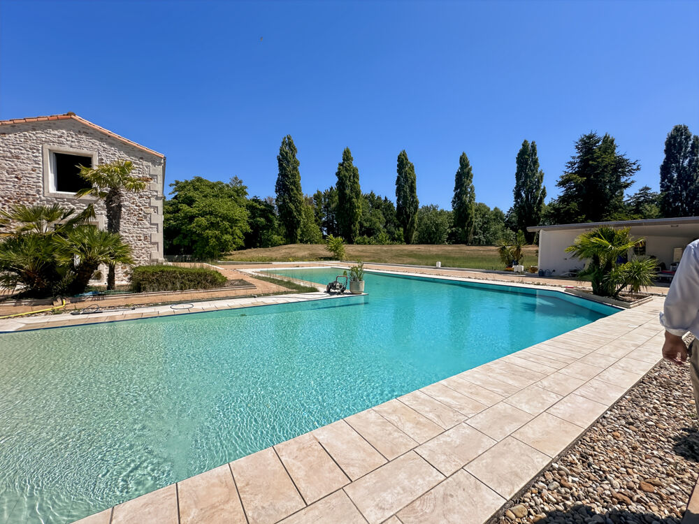à vendre  Propriété/château Chaillevette (17890)