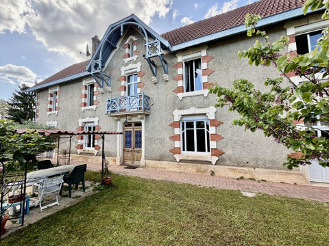   MAISON DE CARACTERE . Maison - 12 pièce(s) - 320 m²