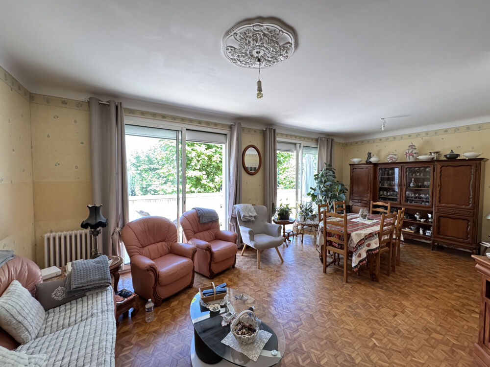 Vente Immeuble ENSEMBLE IMMOBILIER AVEC LOCAL COMMERCIAL ET LOGEMENT AVEC JARDIN Barbezieux st hilaire