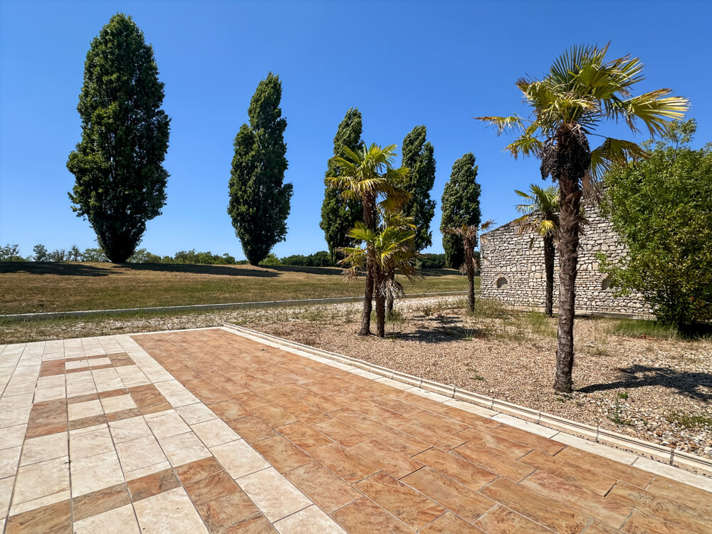 à vendre  Propriété/château Chaillevette (17890)