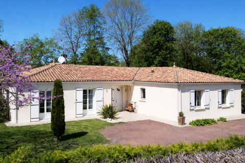   MAISON EN PARFAIT ETAT PROCHE D'ANGOULEME Maison - 6 pi�ce(s) - 160 m�