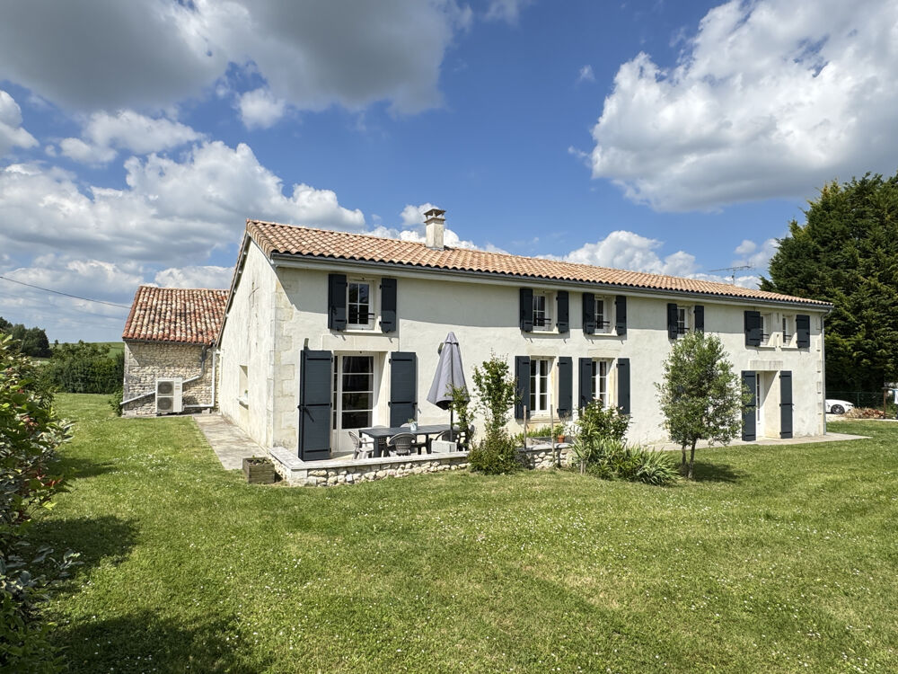 Maison 7 pièces 186 m² · à Guimps · 186 m² · 334 000 €