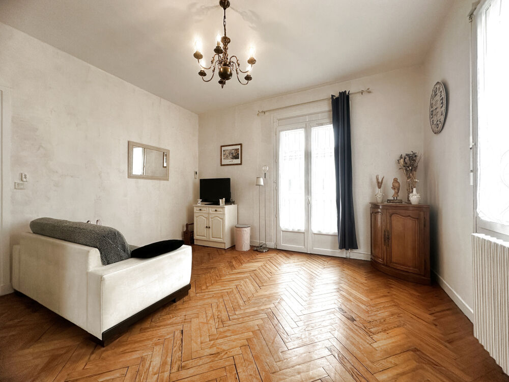 ROYAN - CENTRE VILLE - APPARTEMENT AVEC COUR PRIVATIVE