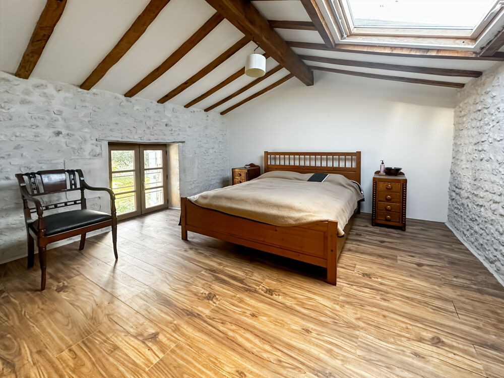 à vendre  Propriété/château Barbezieux-Saint-Hilaire (16300)