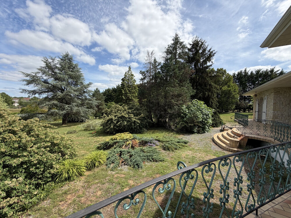 BELLE MAISON EN PIERRE AVEC GRAND TERRAIN