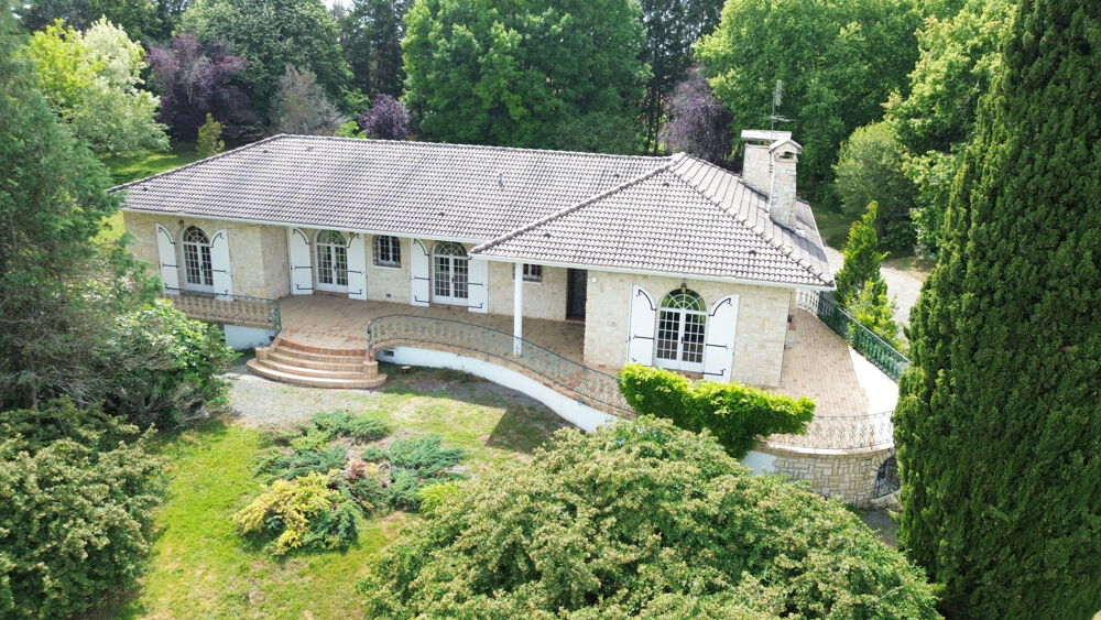 BELLE MAISON EN PIERRE AVEC GRAND TERRAIN