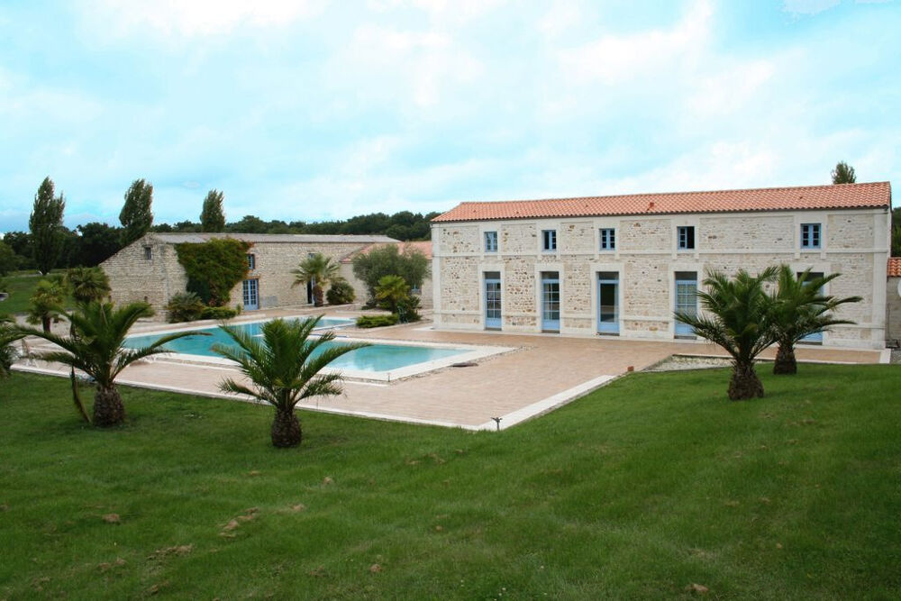à vendre  Propriété/château Chaillevette (17890)