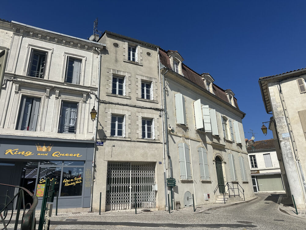 Vente Immeuble MAISON DE VILLE AVEC LOCAL COMMERCIAL Barbezieux st hilaire