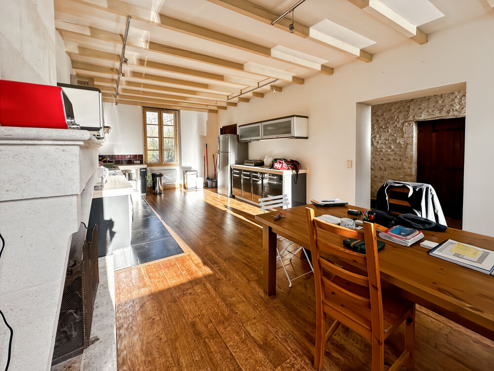 à vendre  Propriété/château Barbezieux-Saint-Hilaire (16300)