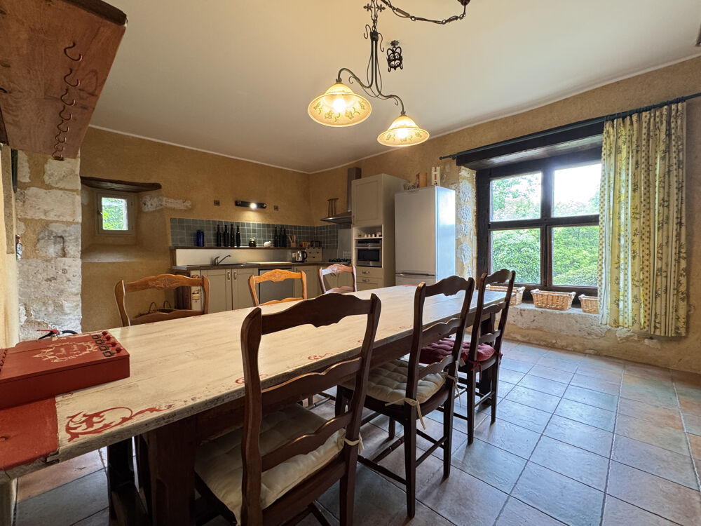 à vendre  Propriété/château Léguillac-de-l'Auche (24110)