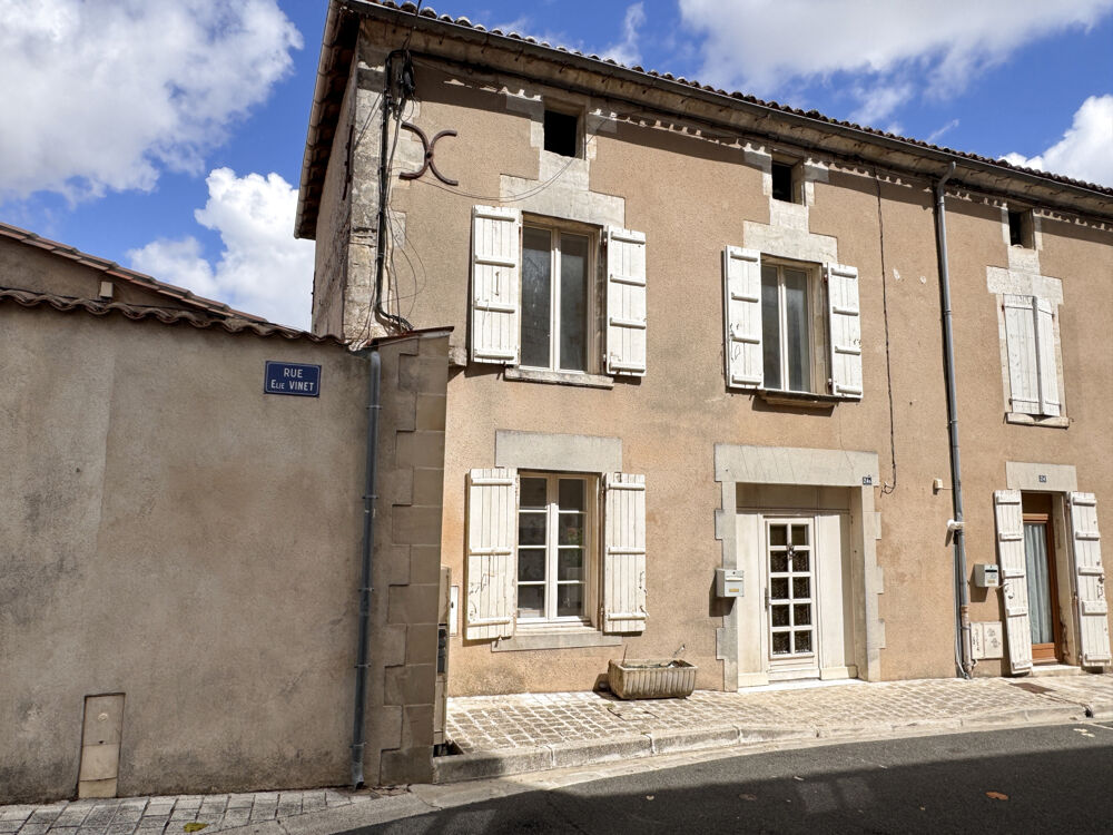 Vente Maison CHARMANTE MAISON DE VILLE AVEC JARDIN Barbezieux st hilaire