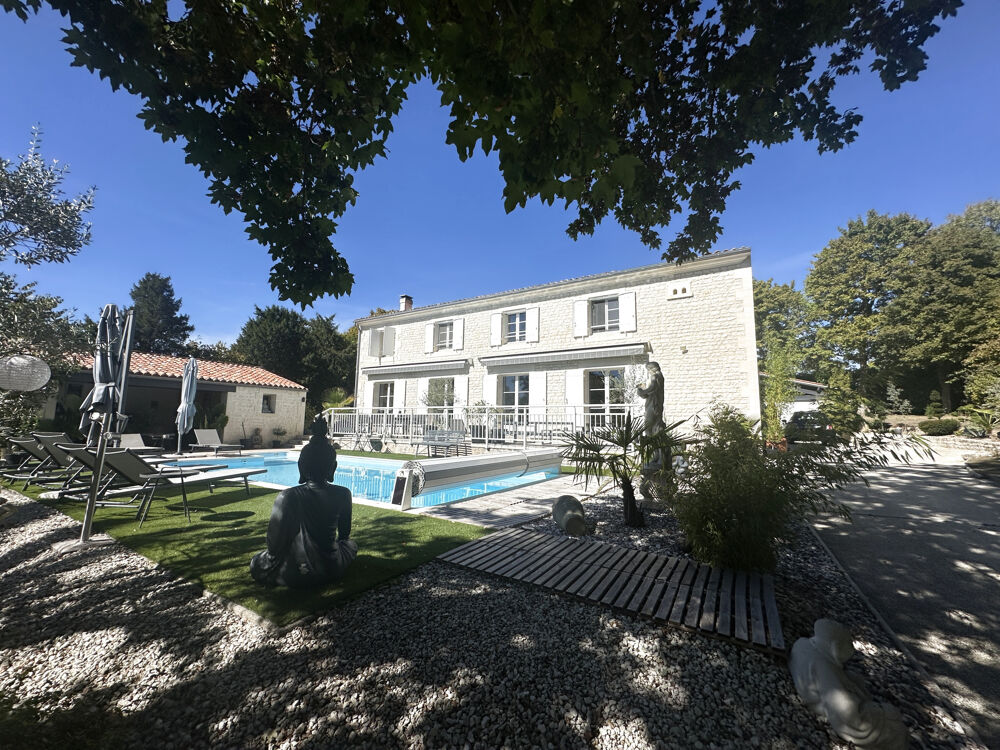 Vente Maison MAGNIFIQUE MAISON DE CARACTERE AVEC PISCINE A SAINTES Saintes
