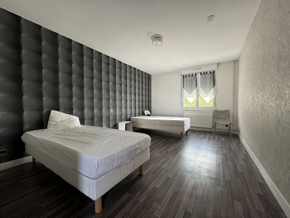 Vente Immeuble ANCIEN HOTEL IDEAL POUR INVESTISSEMENT LOCATIF OU HEBERGEMENT Le tatre