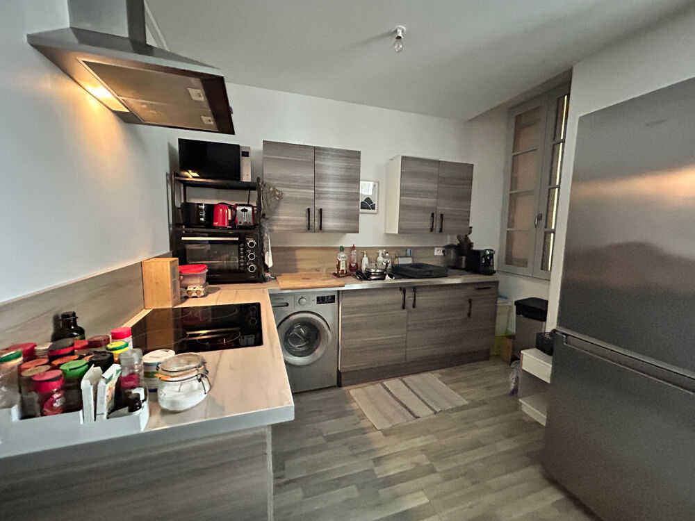 Vente Immeuble IMMEUBLE LOCATIF AVEC COUR ET GARAGE Barbezieux st hilaire