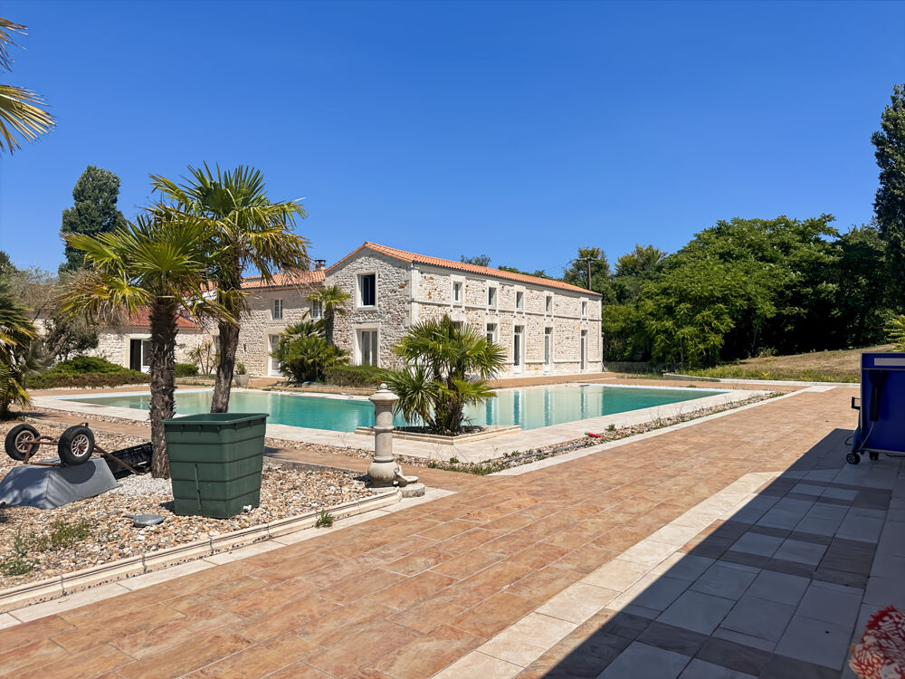 à vendre  Propriété/château Chaillevette (17890)
