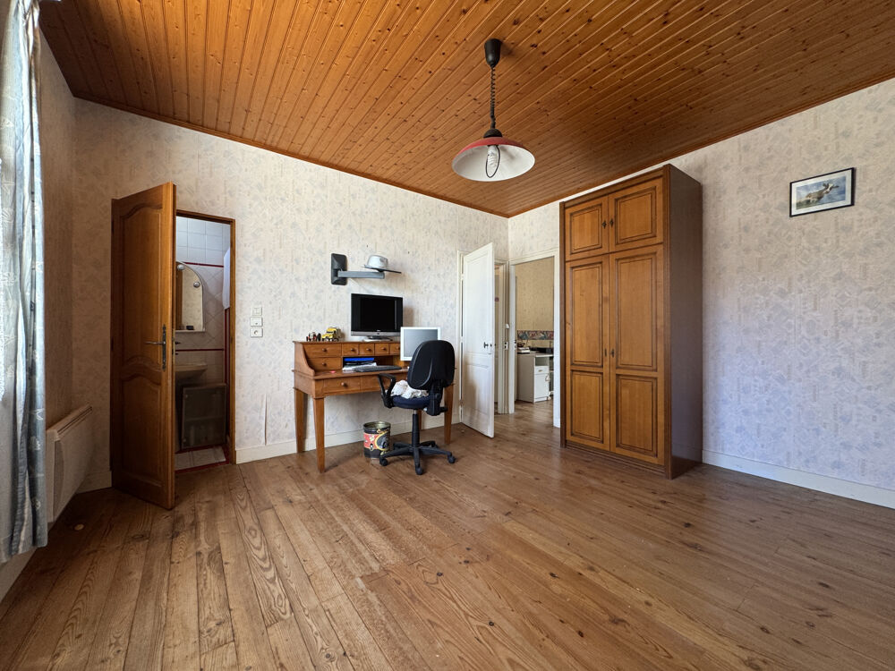 � vendre  Propri�t�/ch�teau M�dis (17600)