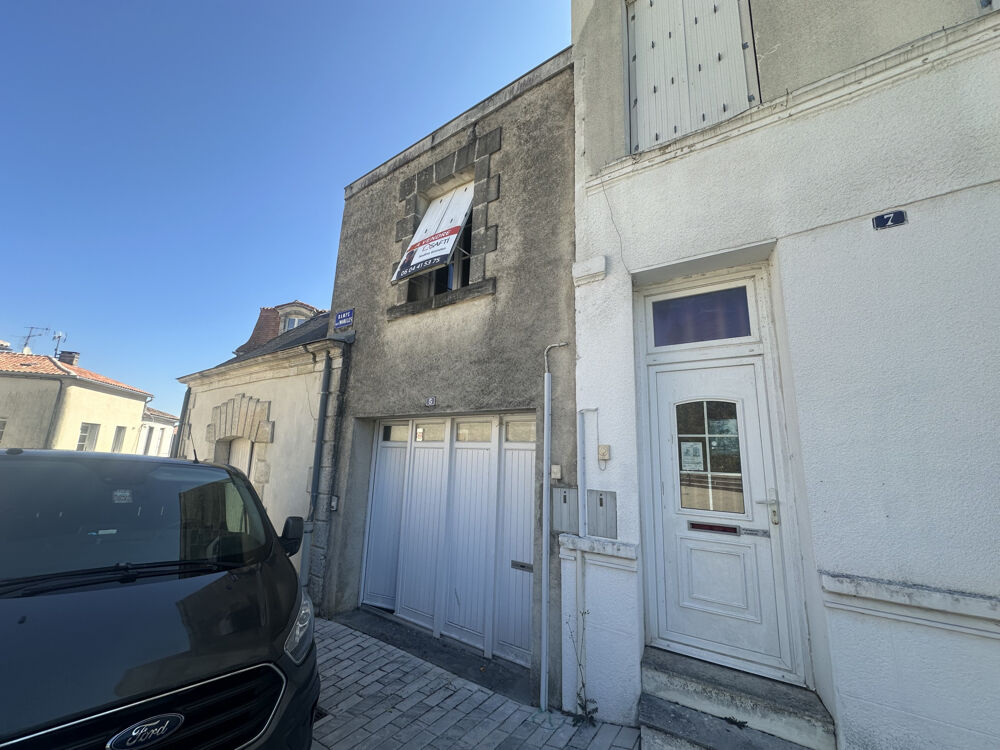 Vente Immeuble MAISON DE VILLE AVEC LOCAL COMMERCIAL Barbezieux st hilaire