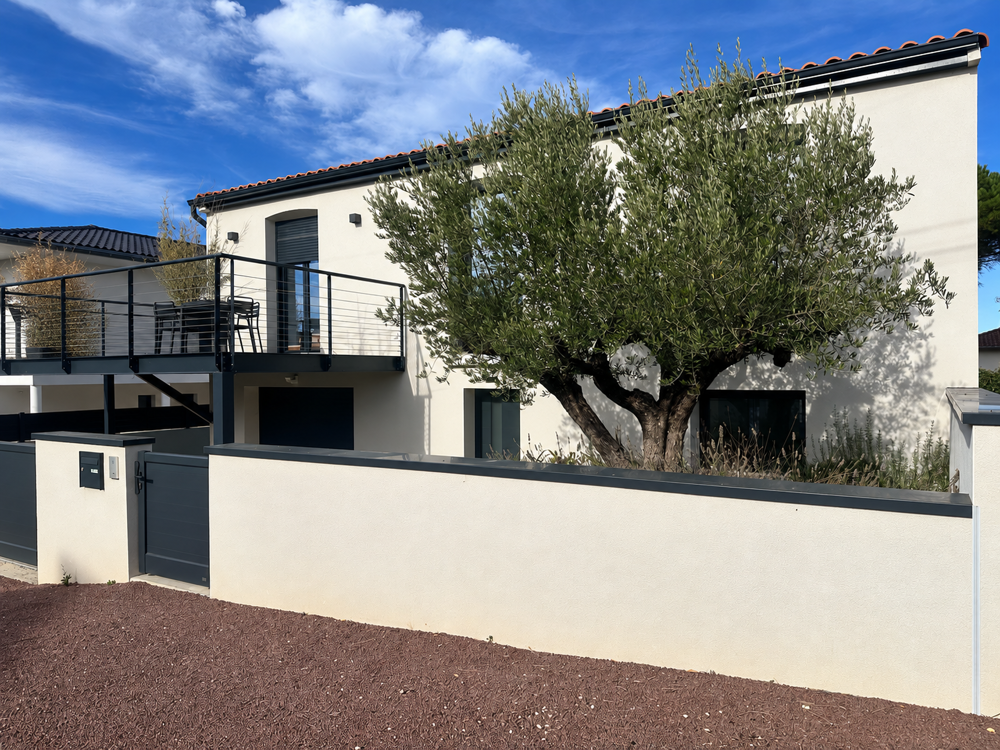 VILLA VUE MER SITUATION EXCEPTIONNELLE A 100M DE LA PLAGE
