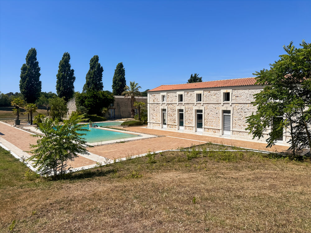 à vendre  Propriété/château Chaillevette (17890)