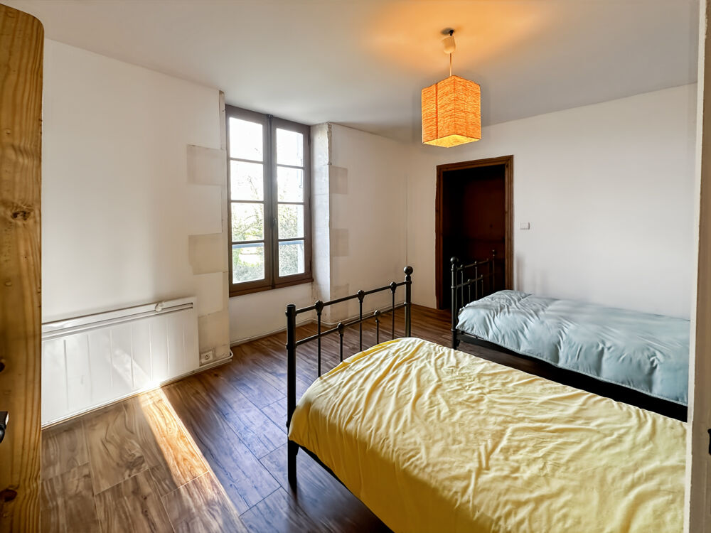 à vendre  Propriété/château Barbezieux-Saint-Hilaire (16300)