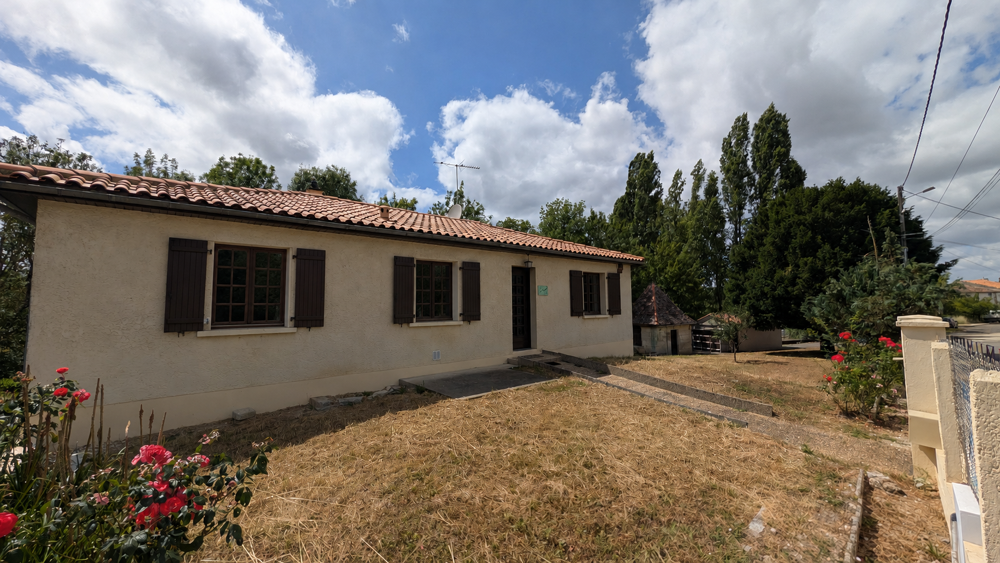 Vente Maison MAISON PROCHE CENTRE VILLE Roullet st estephe