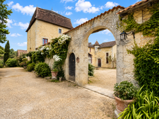  Propriété/château à vendre 14 pièces 674 m²