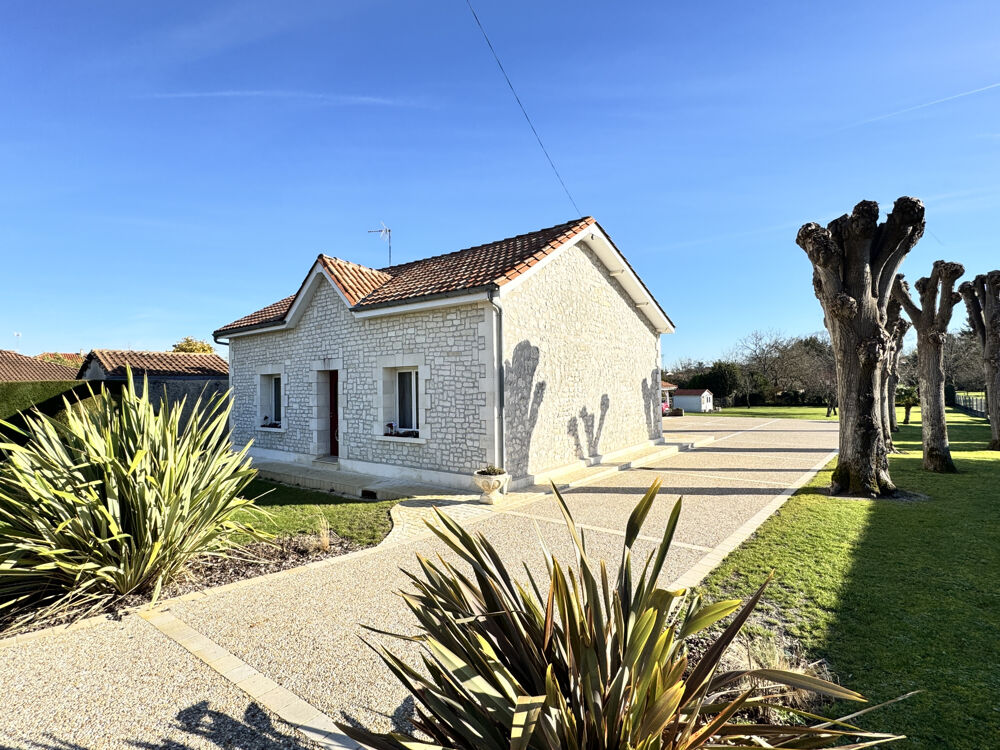 Maison 4 pièces 118 m² · à Barbezieux St Hilaire · 118 m² · 250 000 €