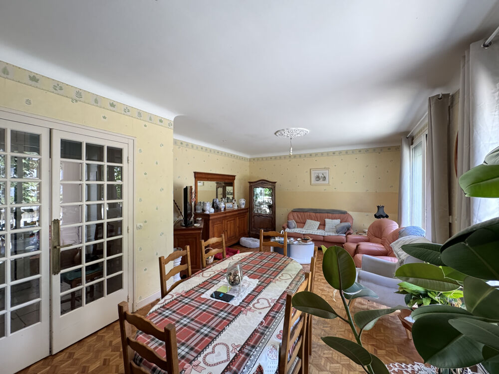 Vente Immeuble ENSEMBLE IMMOBILIER AVEC LOCAL COMMERCIAL ET LOGEMENT AVEC JARDIN Barbezieux st hilaire