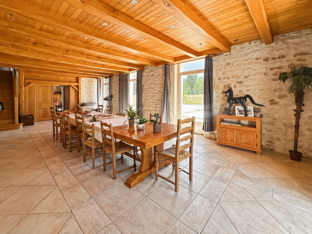 à vendre  Propriété/château Chaillevette (17890)