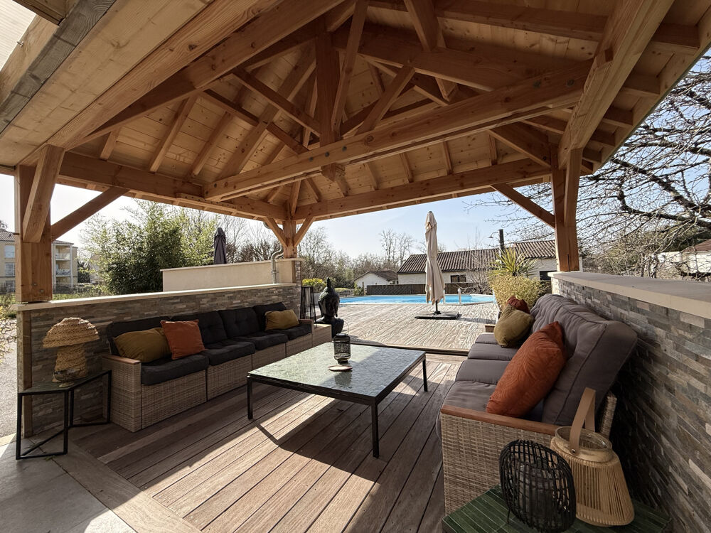 Vente Maison MAISON 6 CHAMBRES AVEC PISCINE Angouleme
