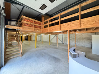  Immeuble � vendre 4 pi�ces 625 m�