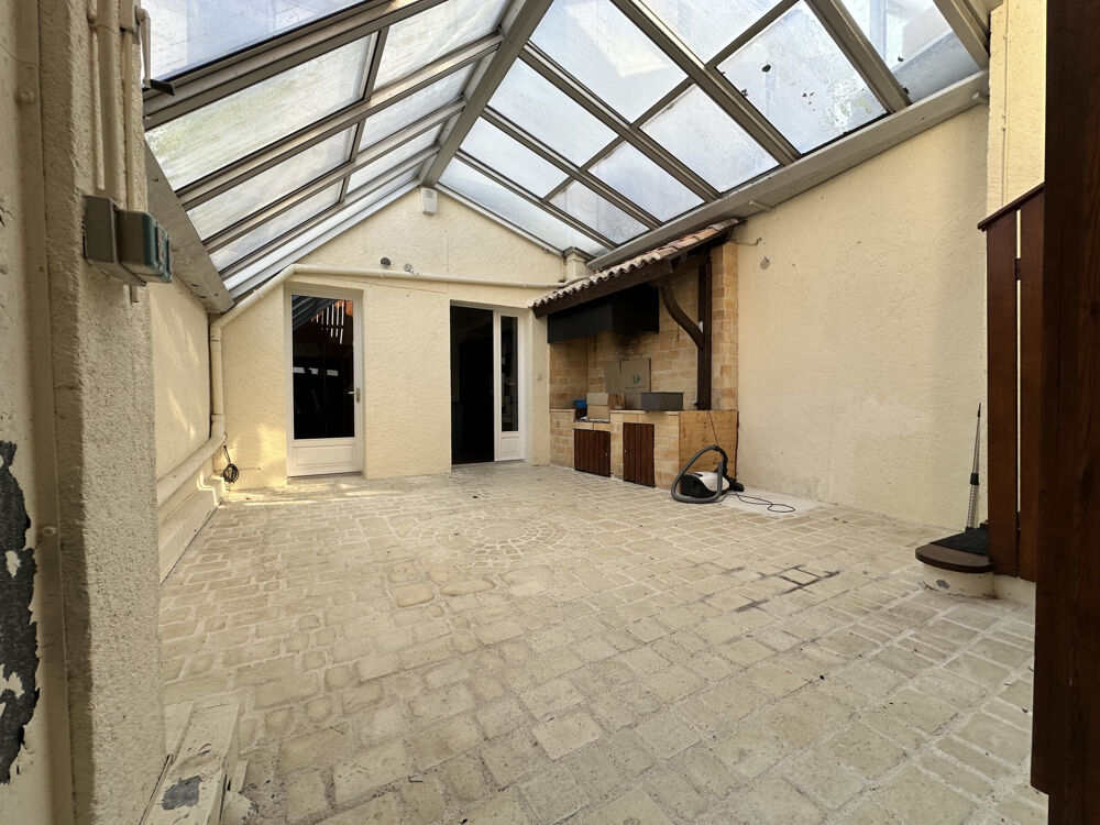 Vente Immeuble MAISON DE VILLE AVEC LOCAL COMMERCIAL Barbezieux st hilaire