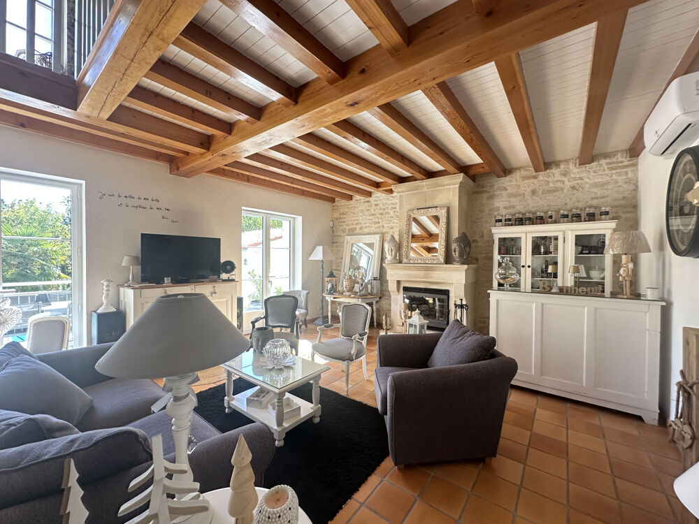 Vente Maison MAGNIFIQUE MAISON DE CARACTERE AVEC PISCINE A SAINTES Saintes