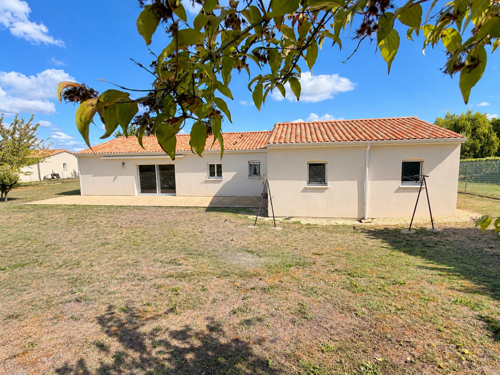 Vente Maison MAISON INDIVIDUELLE AVEC JARDIN ET GARAGE Archiac