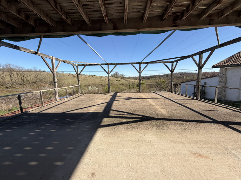 � vendre  Propri�t�/ch�teau Villebois-Lavalette (16320)