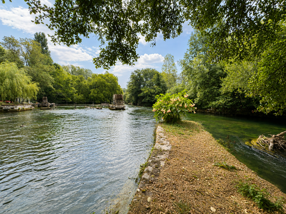 EN BORDURE DE TOUVRE MAISON AUTHENTIQUE