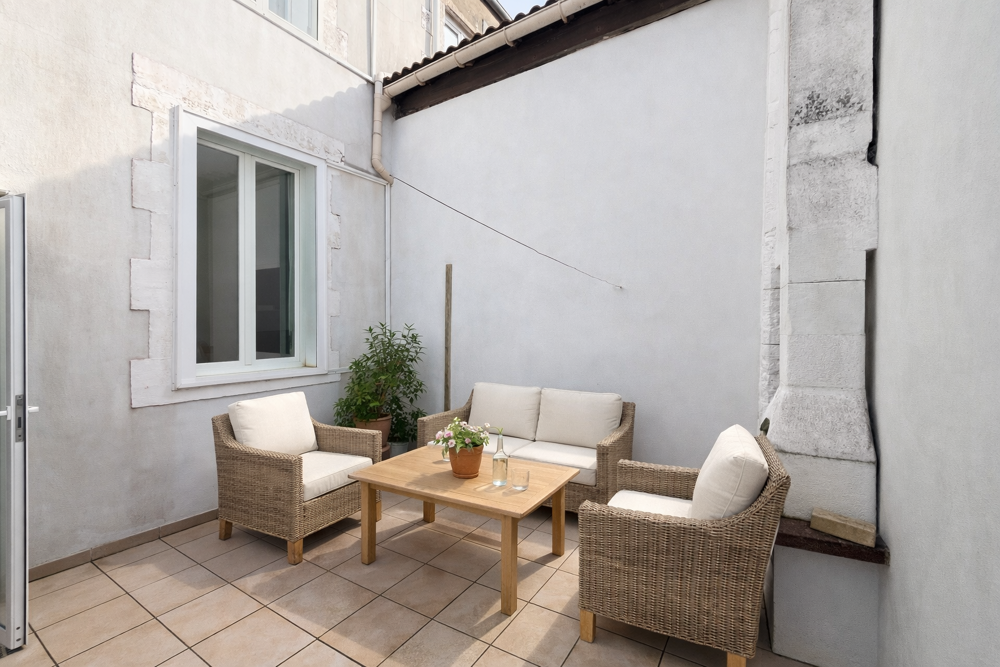 Vente Maison MAISON COEUR DE VILLE AVEC COUR A 300 M DE LA PLAGE St georges de didonne