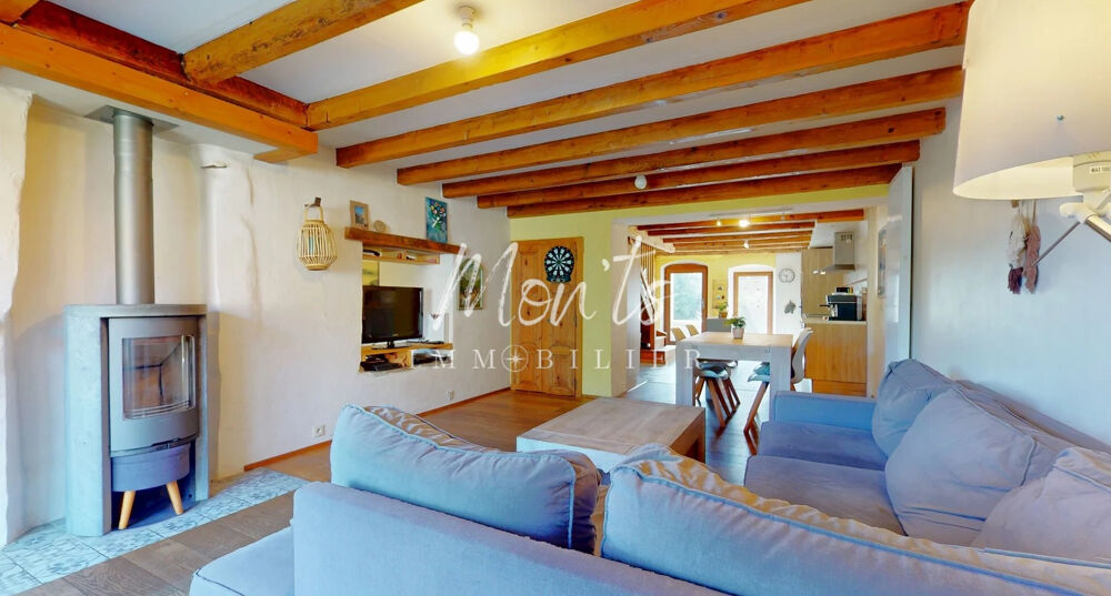 VULBENS Maison de village de caractère 140 m2 habitables.