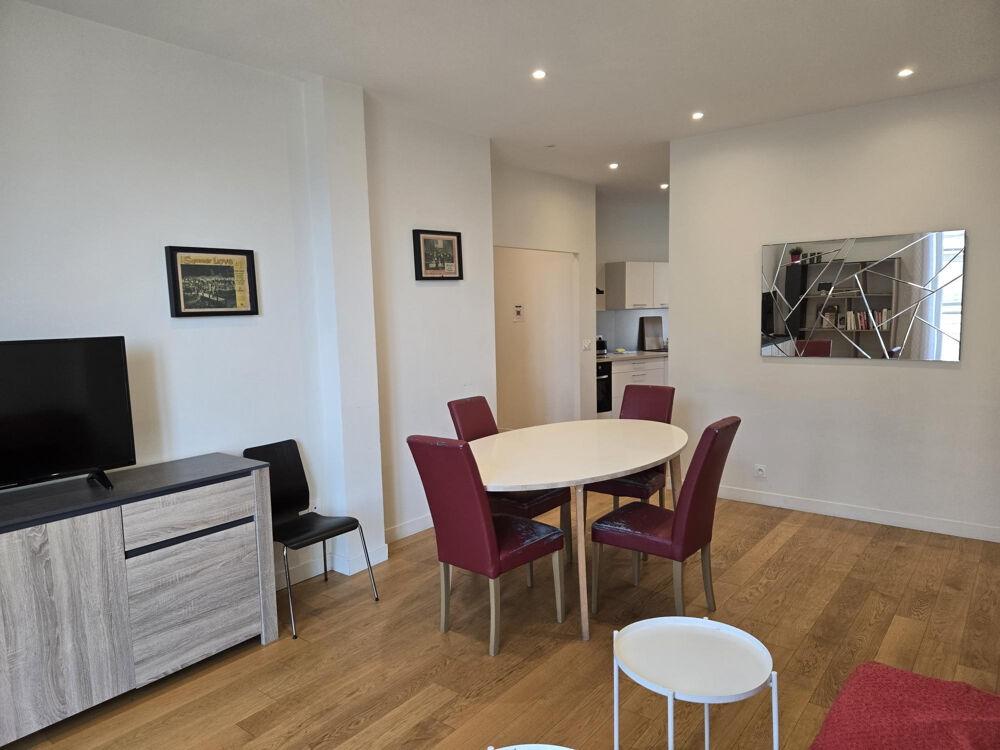 Vente Appartement Centre ville, en étage avec ascenseur T3 de 77 m2 avec terrasse de 13 m2 Grenoble
