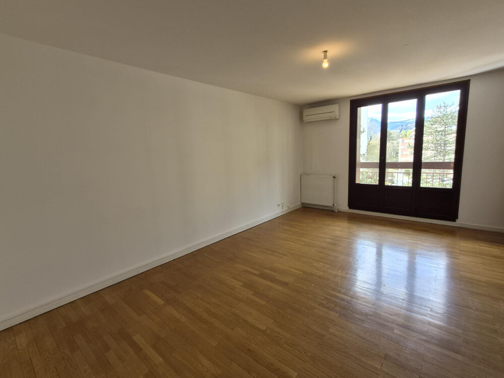 Vente Appartement Dans copropriété de bon standing, T4 de 90 m2 avec balcon / terrasse de 9 m2 Meylan