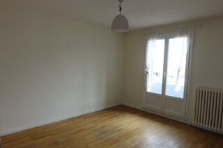  Appartement à louer 4 pièces 66 m²