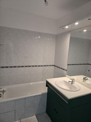  Appartement à louer 2 pièces 45 m²