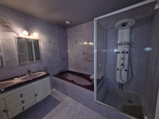  Appartement à louer 4 pièces 113 m²