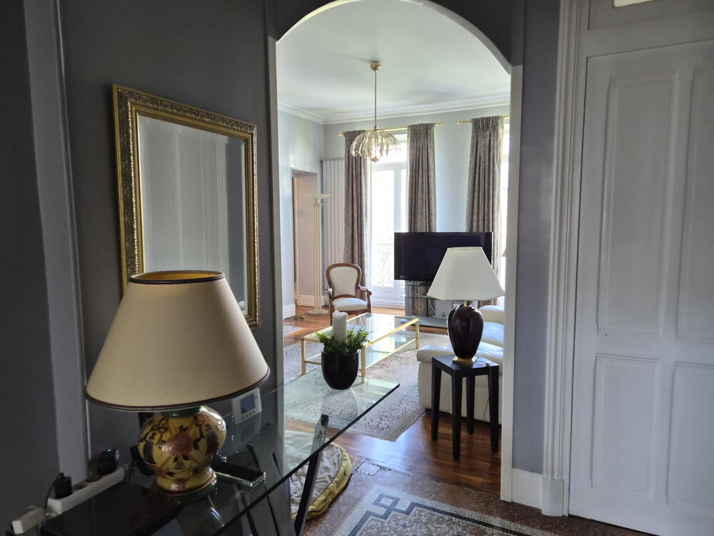 GAMBETTA - Dans IMMEUBLE HAUSSMANIEN T4 de 126 m2