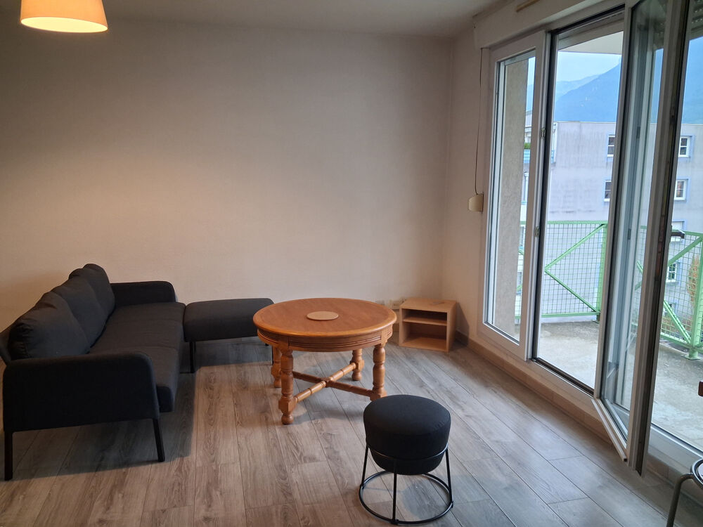 Location Appartement EUROPOLE - Grand STUDIO meublé avec terrasse et garage Grenoble