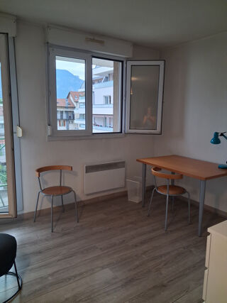  Appartement à louer 1 pièce 40 m²
