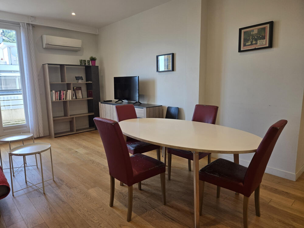 Centre ville, en étage avec ascenseur T3 de 77 m2 avec terrasse de 13 m2