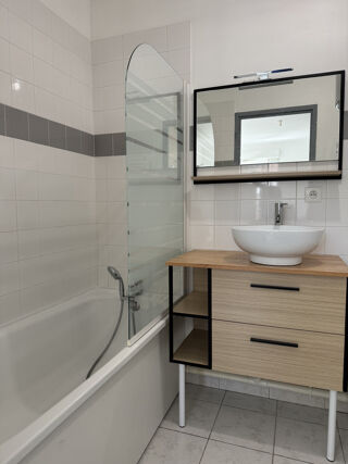  Appartement à louer 2 pièces 32 m²