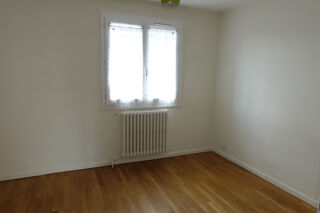  Appartement à louer 4 pièces 66 m²